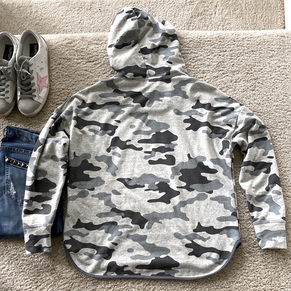 Sundry Camo Curved Hem Hoodie - Picture 5 of 7